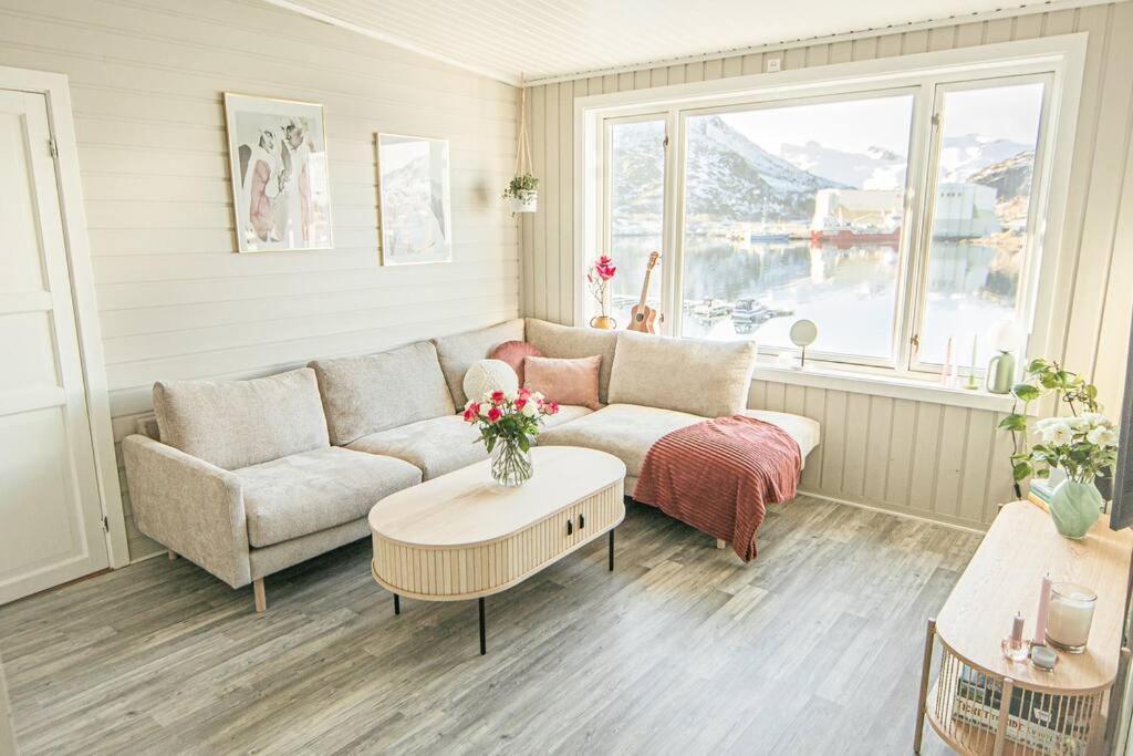 Koselig Toppleilighet Med Fantastisk Utsikt Lägenhet Svolvær